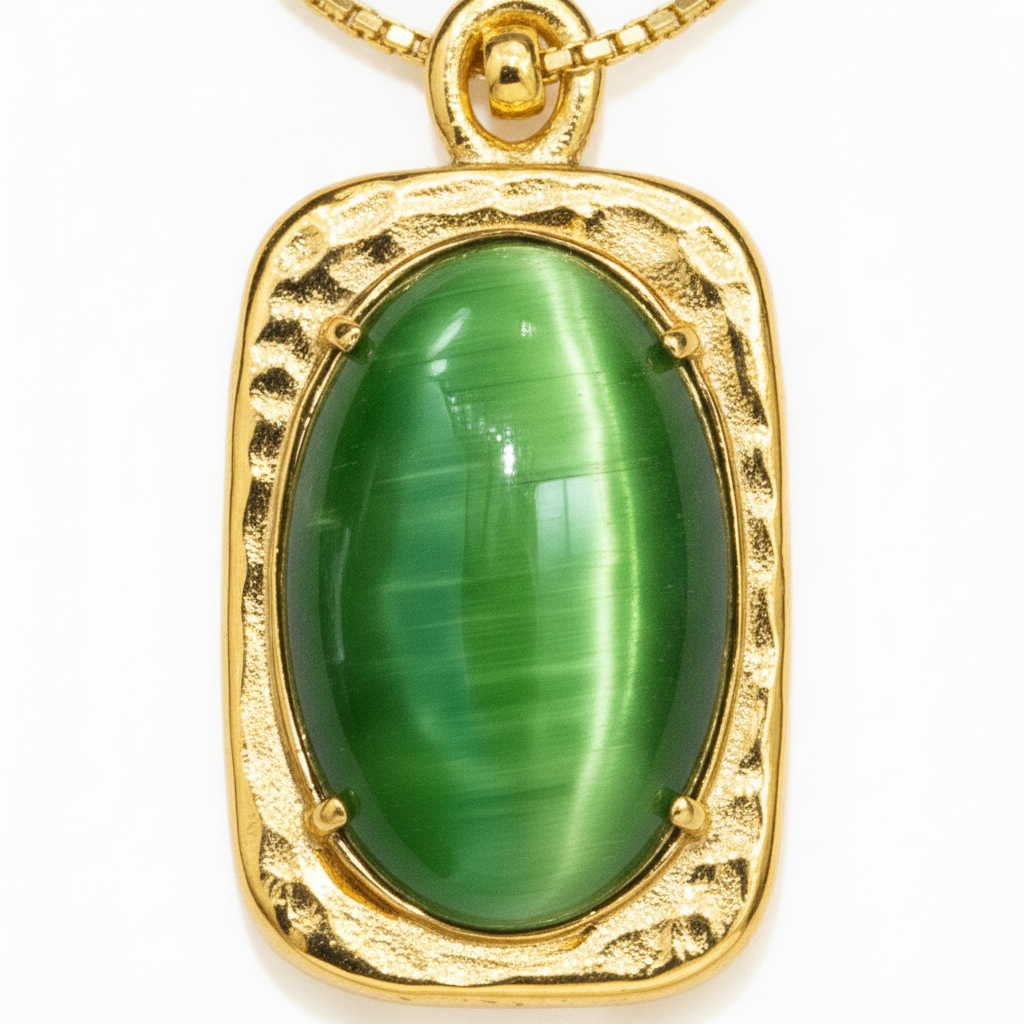 Luxe Green Stone Gold Pendant Necklace for Women