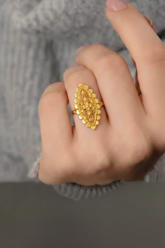 NuGold Trendy Flower Ring For Women