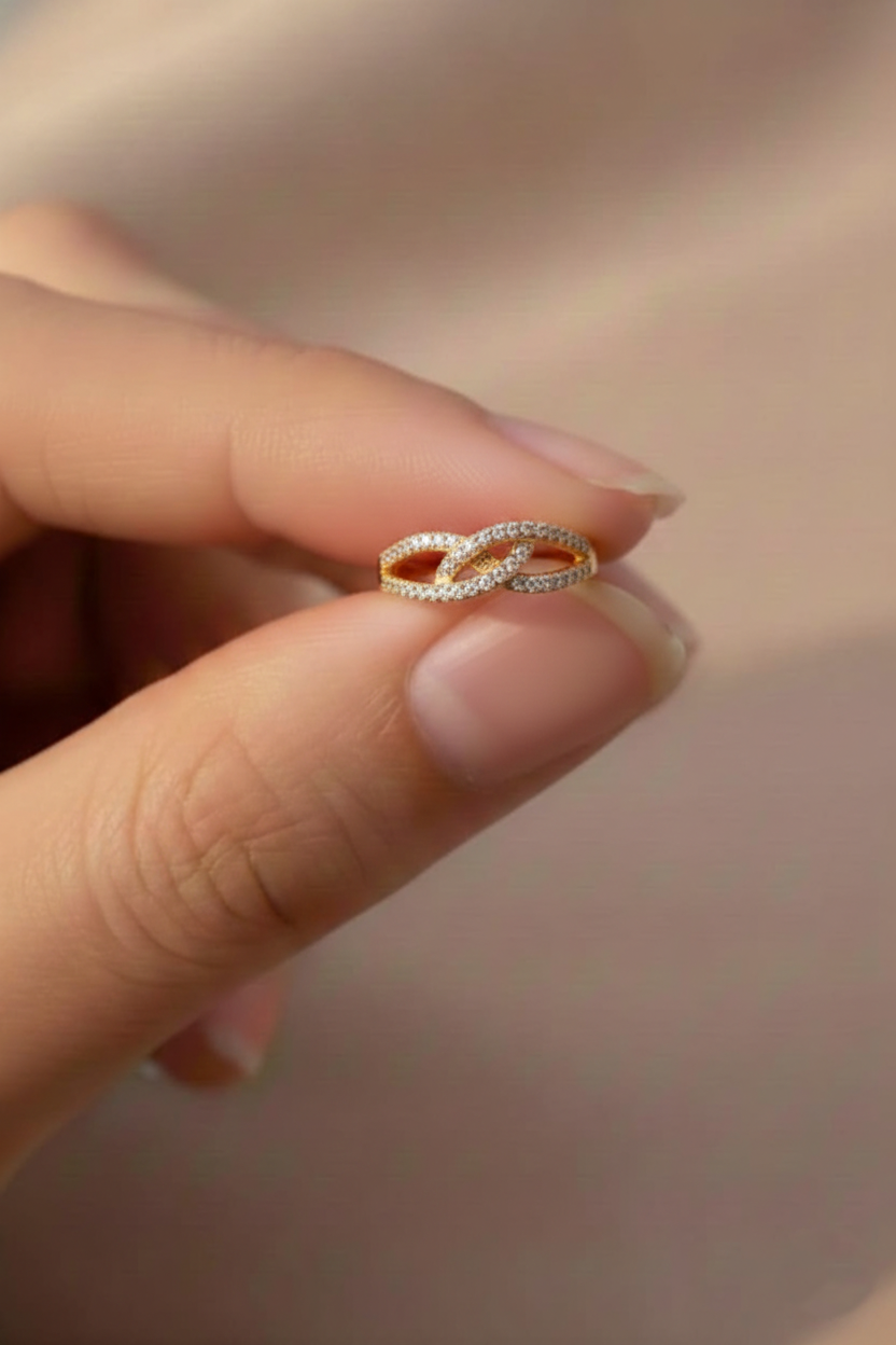 NuGold Trendy Infinity Knot Ring For Women