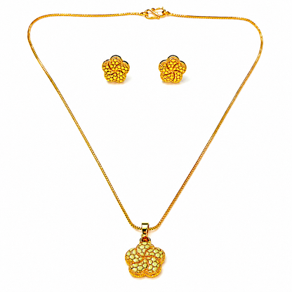 Elegant Floral Filigree Pendant Necklace Set with Matching Stud Earrings for Women