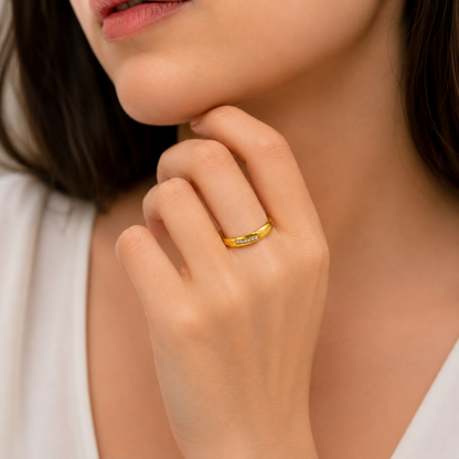 Regal Laurel Sparkle Band Ring for Women