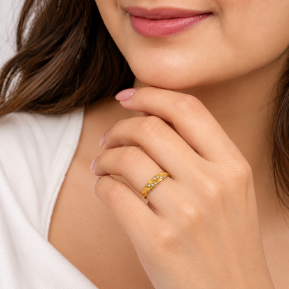 Leafline Sparkle Band Ring for Women