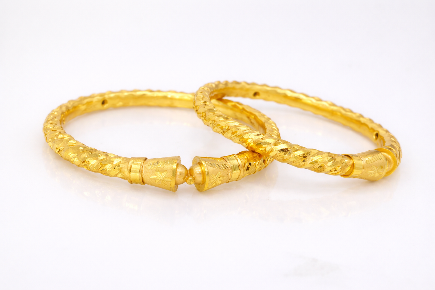 NuGold Trendy Openable Kada For Women
