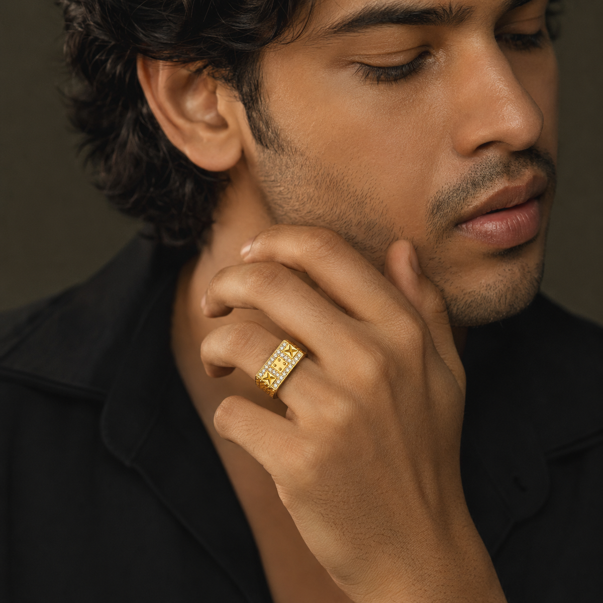 Regal Geometric Crystal Panel Ring