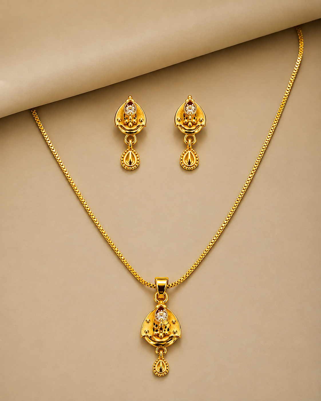 Elegant Traditional Teardrop Pendant Necklace Set with Matching Drop Earrings for Women