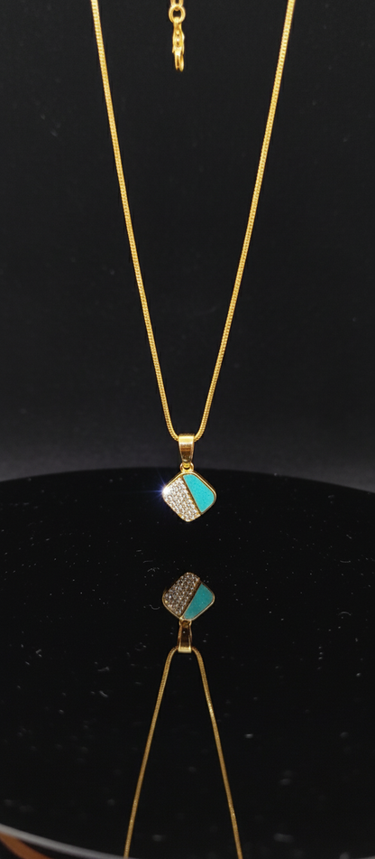 NuGold Green Stone Pendant Necklace For Women