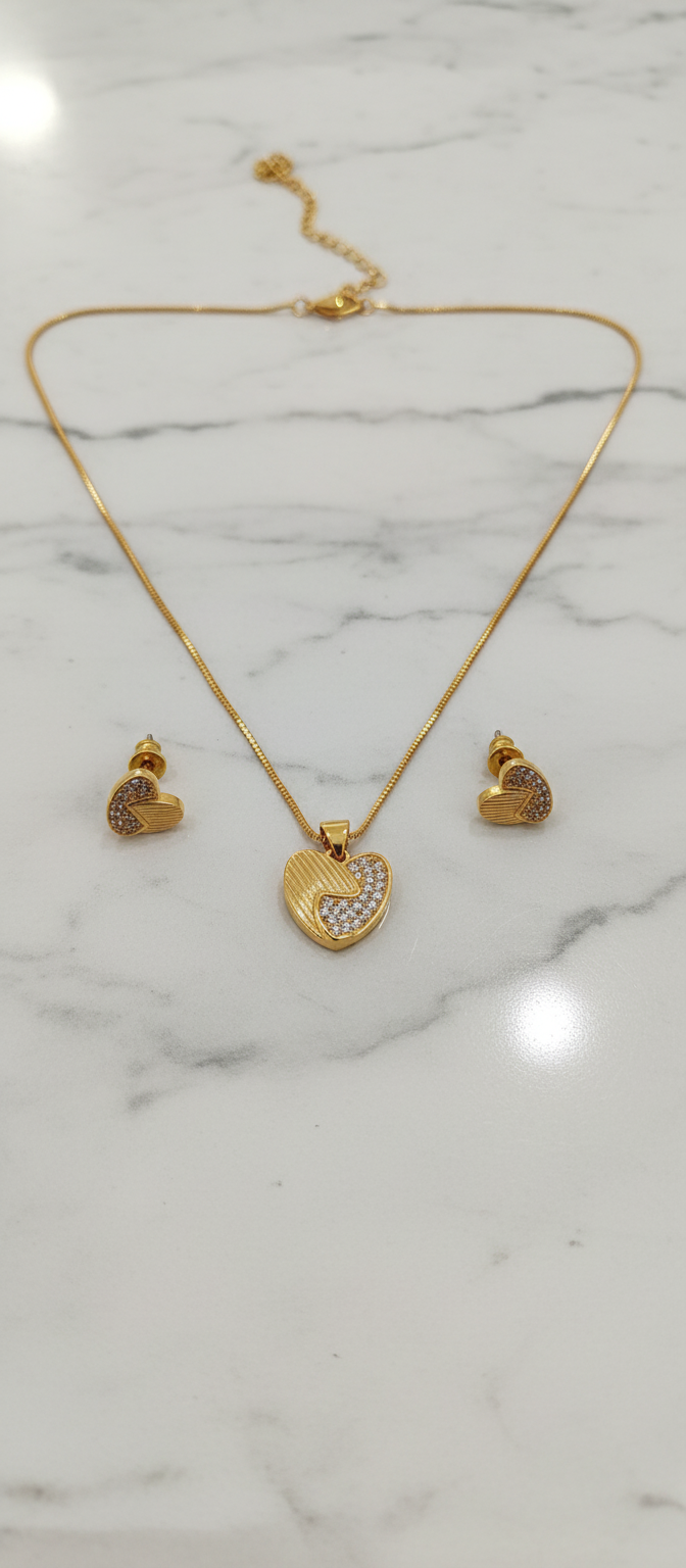 NuGold Heart Pendant Necklace Set for Women