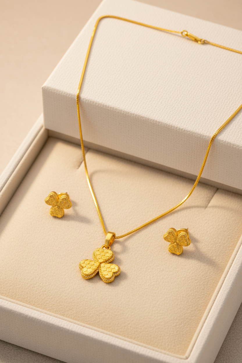 NuGold Clover Pendant Necklace Set for Women