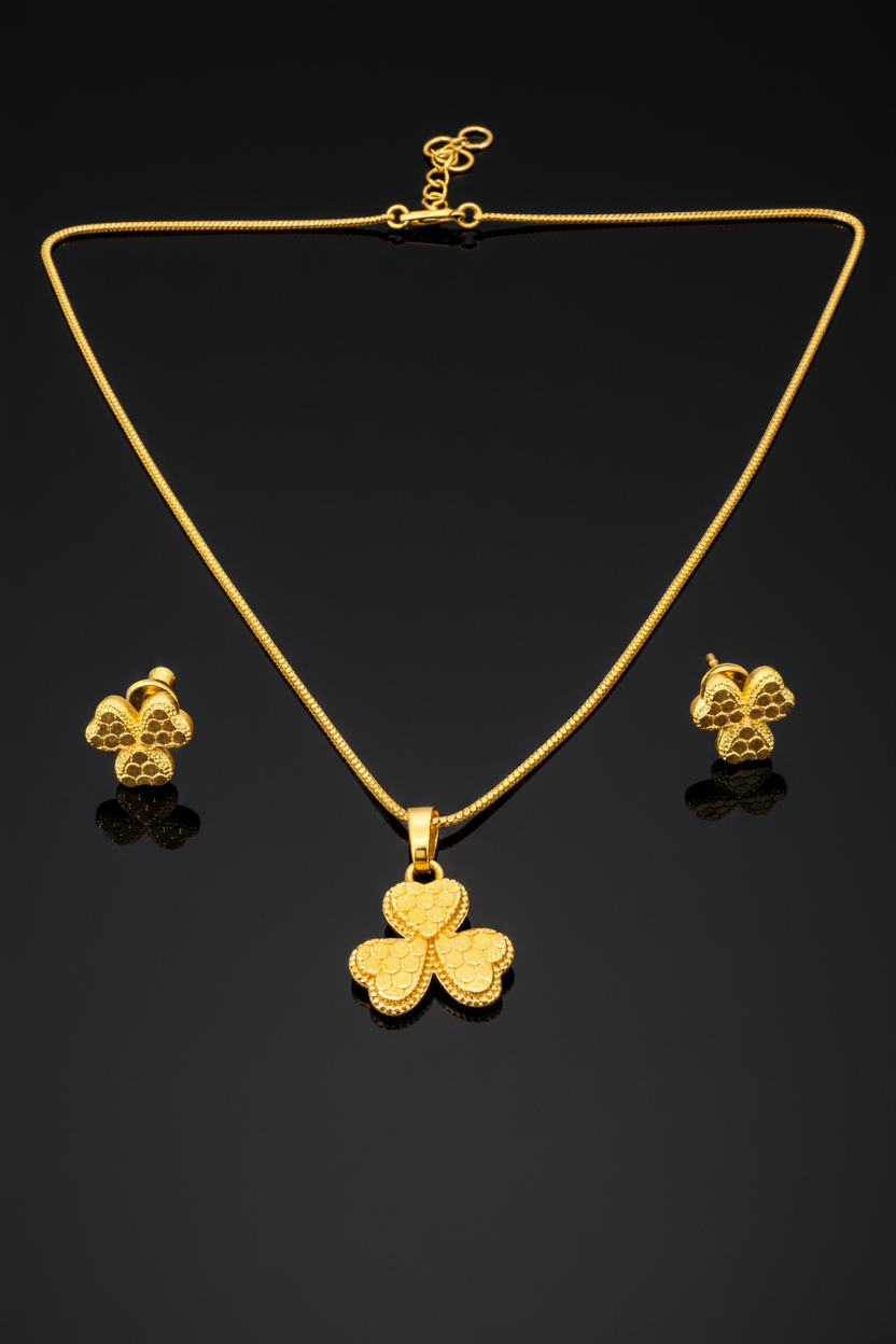 NuGold Clover Pendant Necklace Set for Women