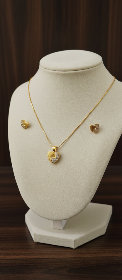 NuGold Heart Pendant Necklace Set for Women