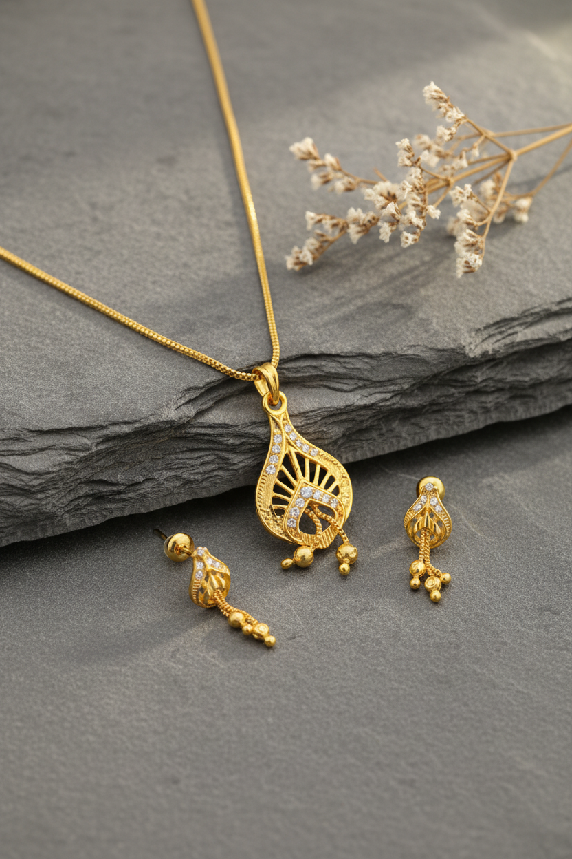 NuGold Pendant Necklace Set for Women