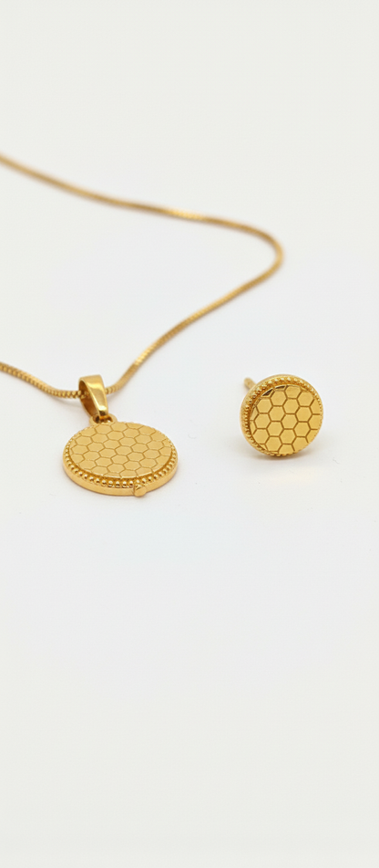 Gold Honeycomb Pendant Necklace Set