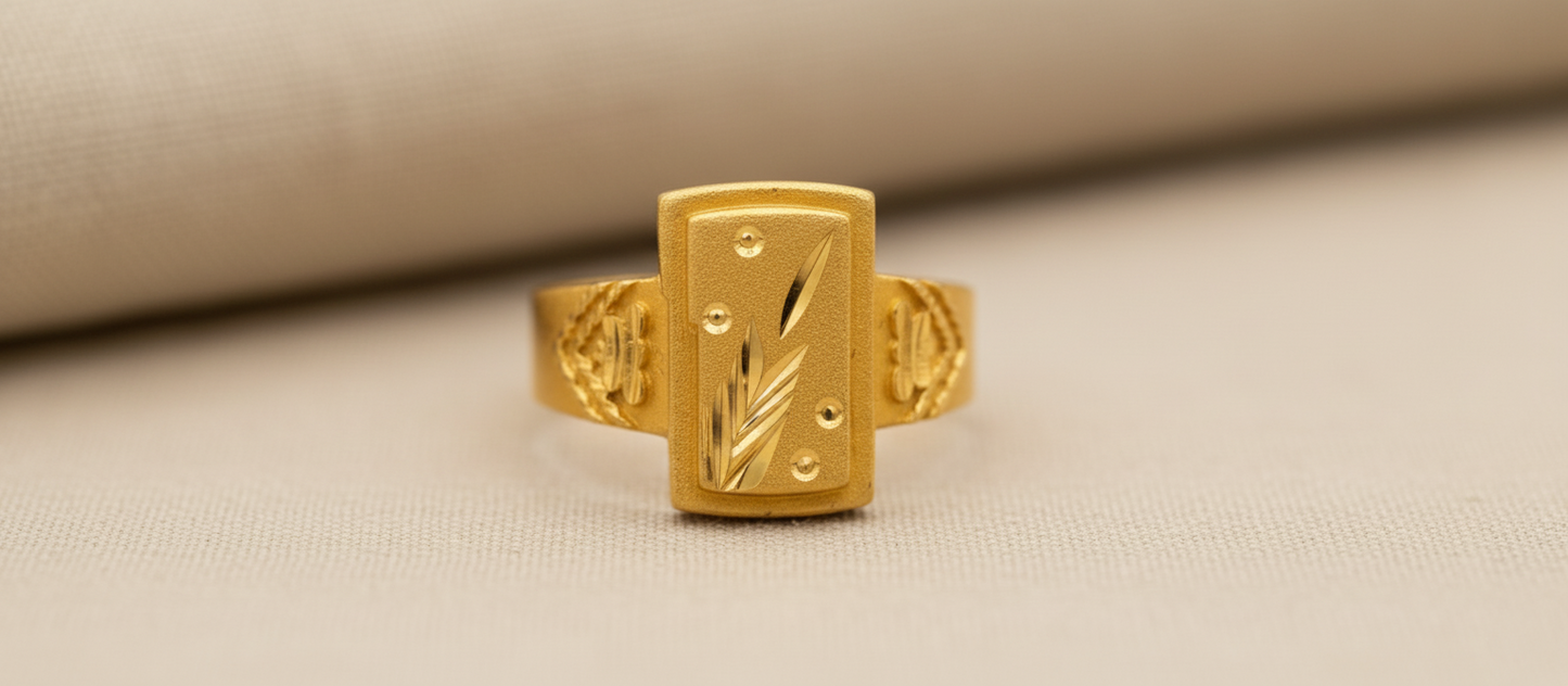 NUGOLD Men’s Ring with Rectangular Top & Leaf Engraving