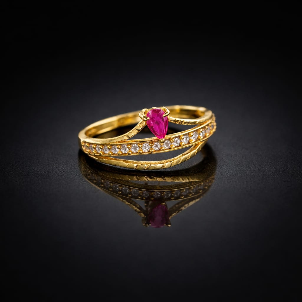NUGOLD Elegant Ring with Pink Pear-Cut Crystal & Sparkling CZ Stones