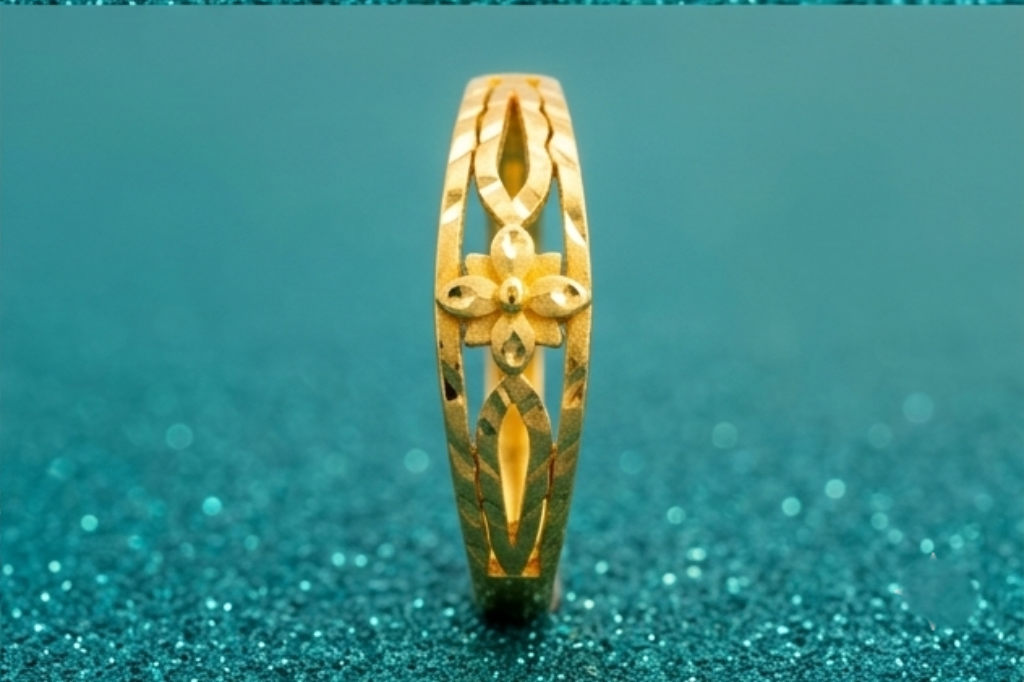 NuGold Floral Cutwork Textured Gold Ring