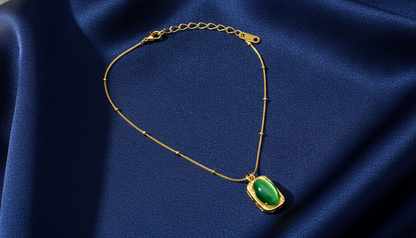 Luxe Green Stone Gold Pendant Necklace for Women