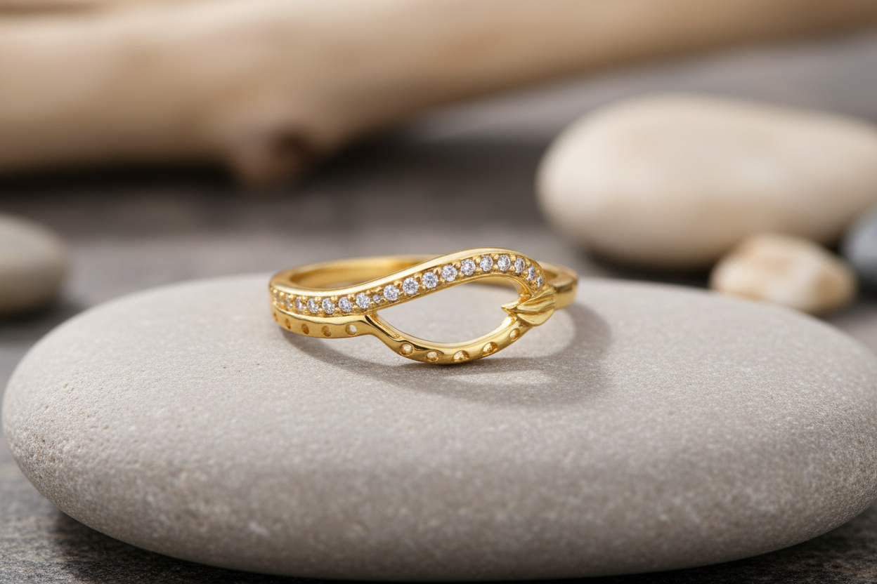 NuGold Elegant Infinity Curve Diamond Accent Gold Ring for Women