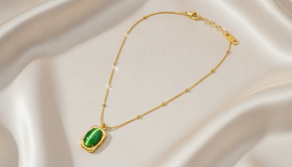 Luxe Green Stone Gold Pendant Necklace for Women