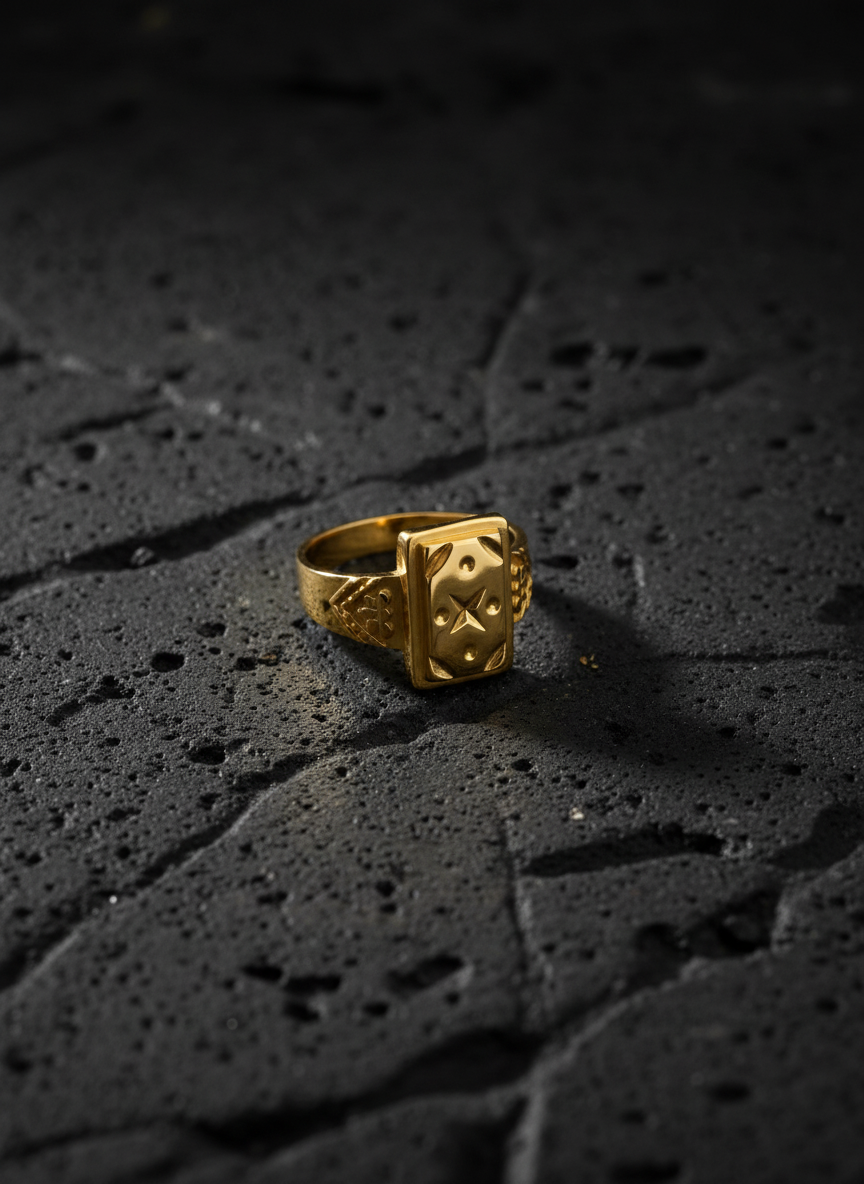 NUGOLD Luxury Men’s Ring with Star Engraved Rectangular Design