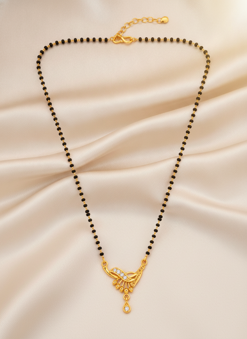 NUGOLD Classic Black Bead Mangalsutra with Designer Pendant