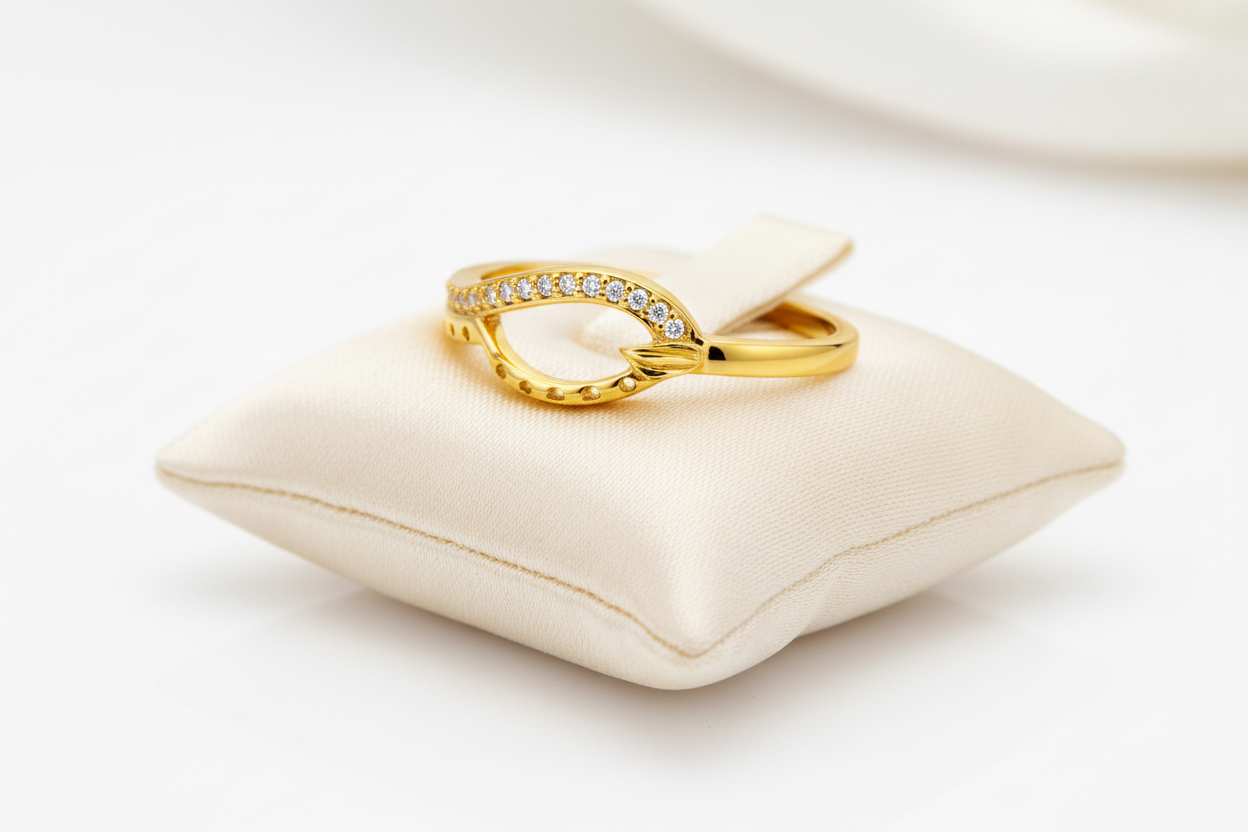 NuGold Elegant Infinity Curve Diamond Accent Gold Ring for Women
