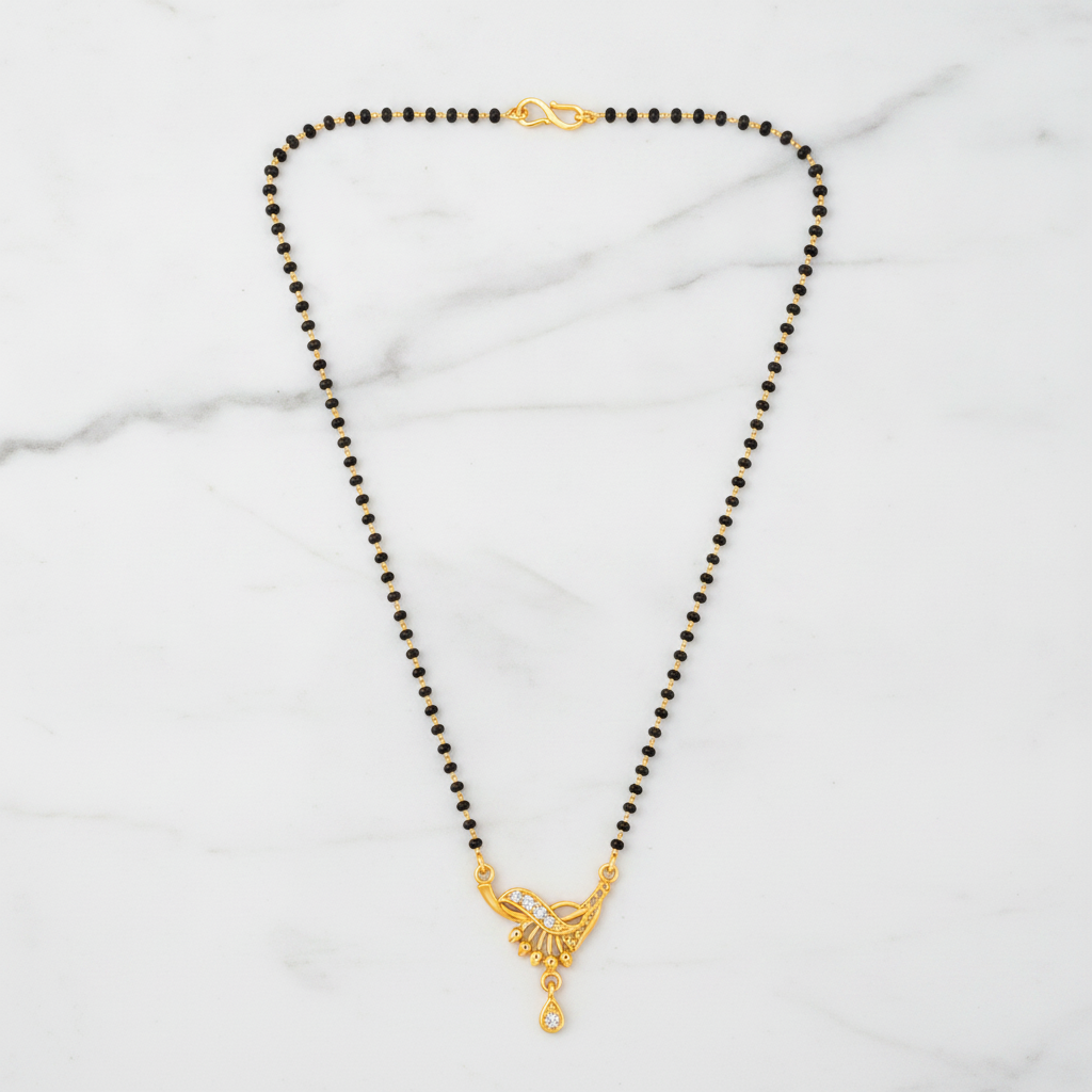 NUGOLD Classic Black Bead Mangalsutra with Designer Pendant
