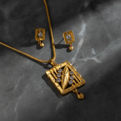 NUGOLD Premium Square Leaf Pendant Necklace & Earrings Set