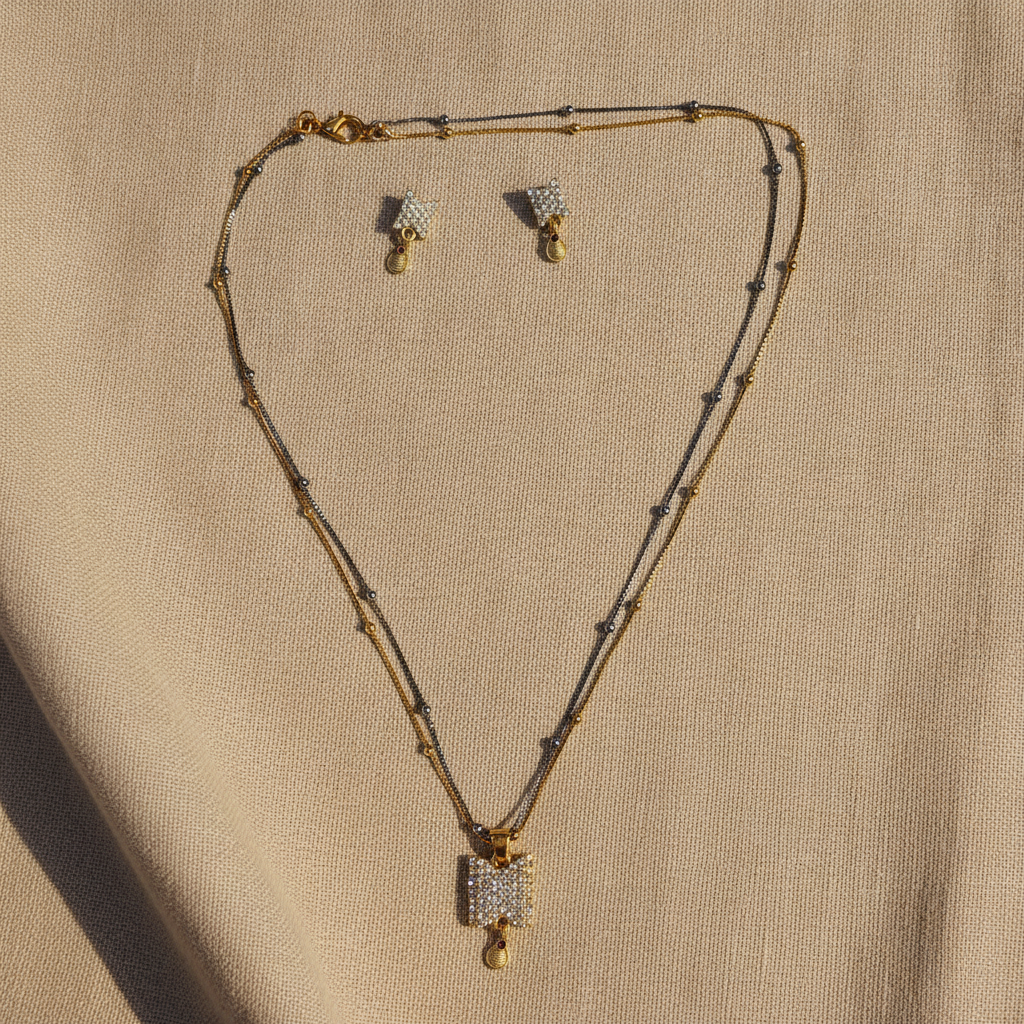 NUGOLD Crystal Veil Pendant & Earrings Set