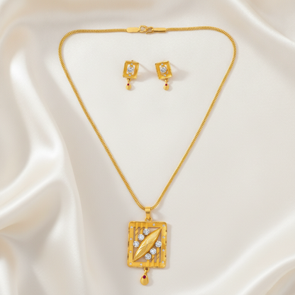 NUGOLD Premium Square Leaf Pendant Necklace & Earrings Set
