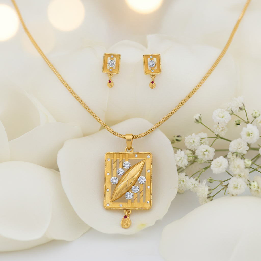 NUGOLD Premium Square Leaf Pendant Necklace & Earrings Set