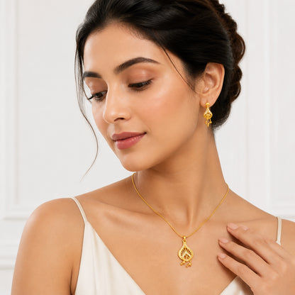 NuGold Pendant Necklace Set for Women · Model wearing jewelry in studio